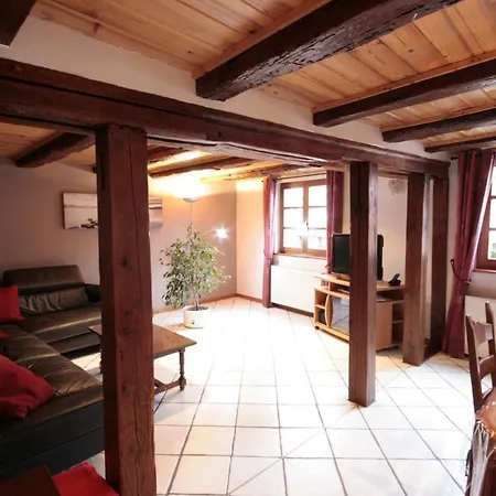 Porte Haute Avec Jardin *